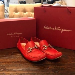 Salvatore Ferragamo Parigi (Rosso Calf Drivers)